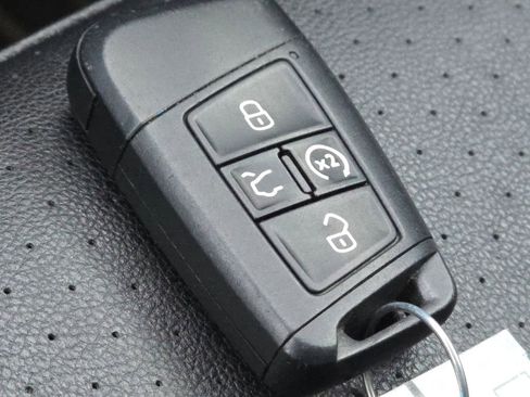 Used 2019 Volkswagen Tiguan SEL image 36