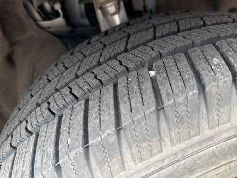 Used 2017 Jeep Grand Cherokee Limited w/ Luxury Group II AWD/4WD image 3