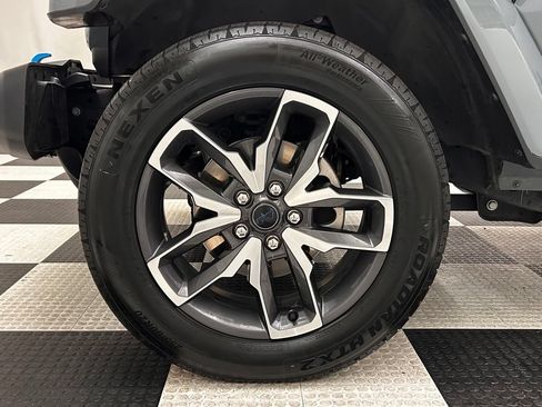 Certified 2024 Jeep Wrangler Unlimited AWD/4WD image 8