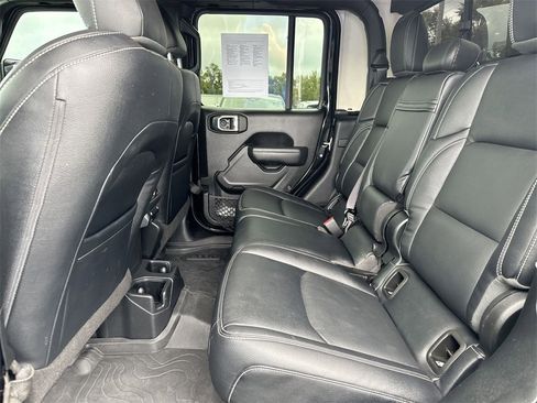 Used 2023 Jeep Gladiator Sport image 23