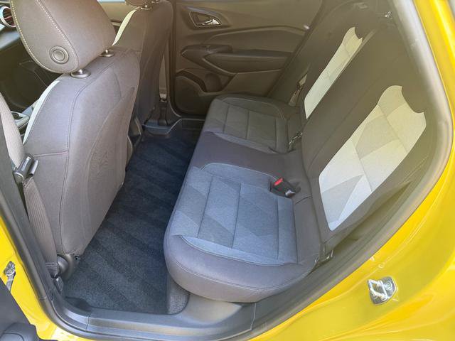 Used 2024 Chevrolet Trax RS w/ Sunroof Package FWD image 17