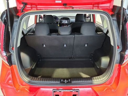 Certified 2025 Kia Soul LX FWD image 25