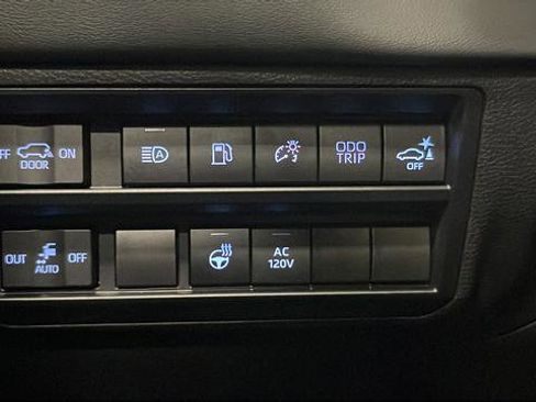 Used 2024 Toyota Sequoia Platinum image 18