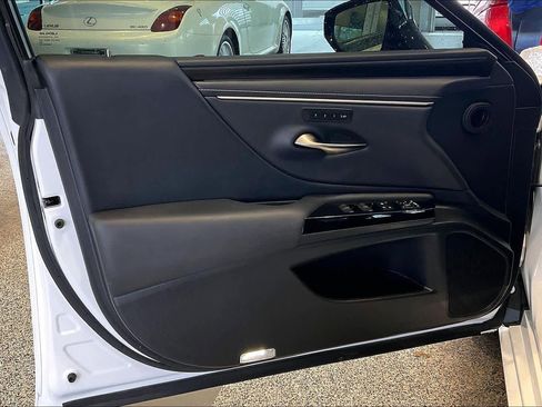 Used 2025 Lexus ES 300h F Sport w/ Accessory Package (Z1) FWD image 21