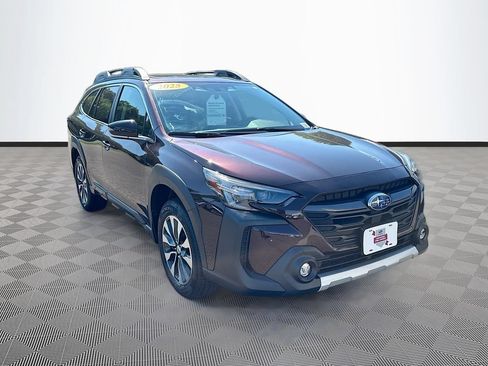 Certified 2025 Subaru Outback Limited AWD/4WD image 3