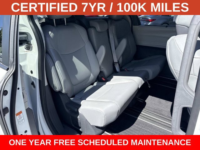Used 2024 Toyota Sienna XLE w/ XLE Plus Package FWD image 11