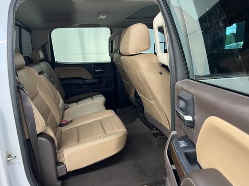 Used 2019 GMC Sierra 2500 Denali w/ Duramax Plus Package AWD/4WD image 10