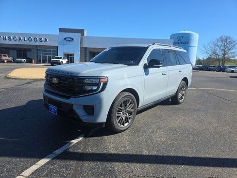 Certified 2025 Ford Expedition Platinum w/ Stealth Performance Package image 7