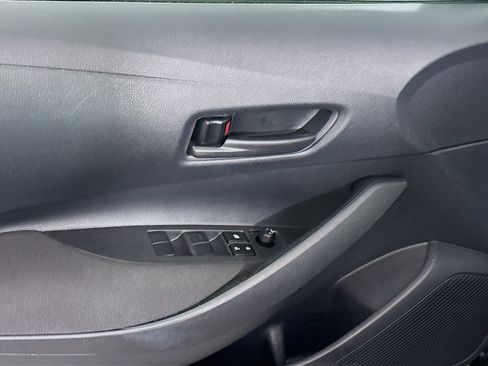 Used 2025 Toyota Corolla LE image 15