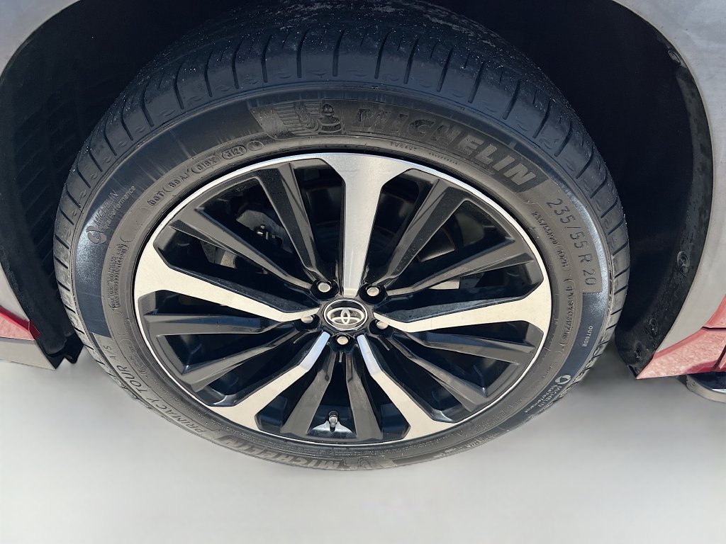 Used 2022 Toyota Highlander XSE FWD image 34