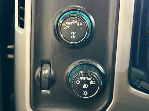 Used 2018 GMC Sierra 1500 SLE w/ SLE Value Package AWD/4WD image 11