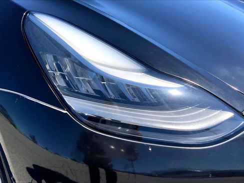 Used 2020 Tesla Model 3 Standard Range Plus image 26