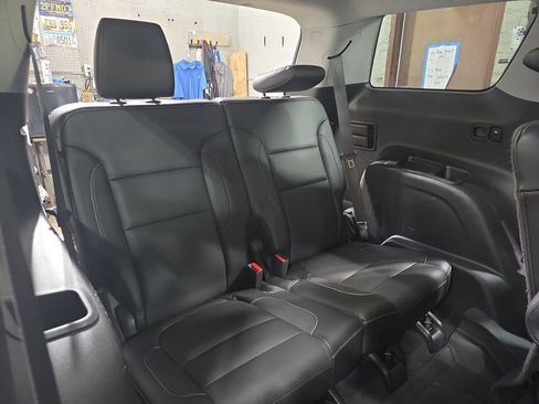 Used 2017 GMC Acadia SLT FWD image 12