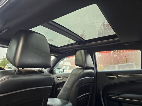 Used 2014 Chrysler 300 C image 16