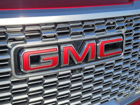 Certified 2024 GMC Yukon Denali w/ Advanced Technology Package AWD/4WD image 11