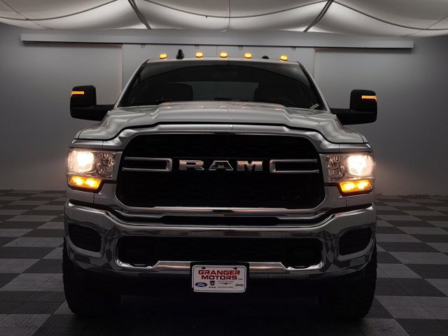 Used 2024 RAM 2500 Tradesman w/ Chrome Appearance Group AWD/4WD image 4