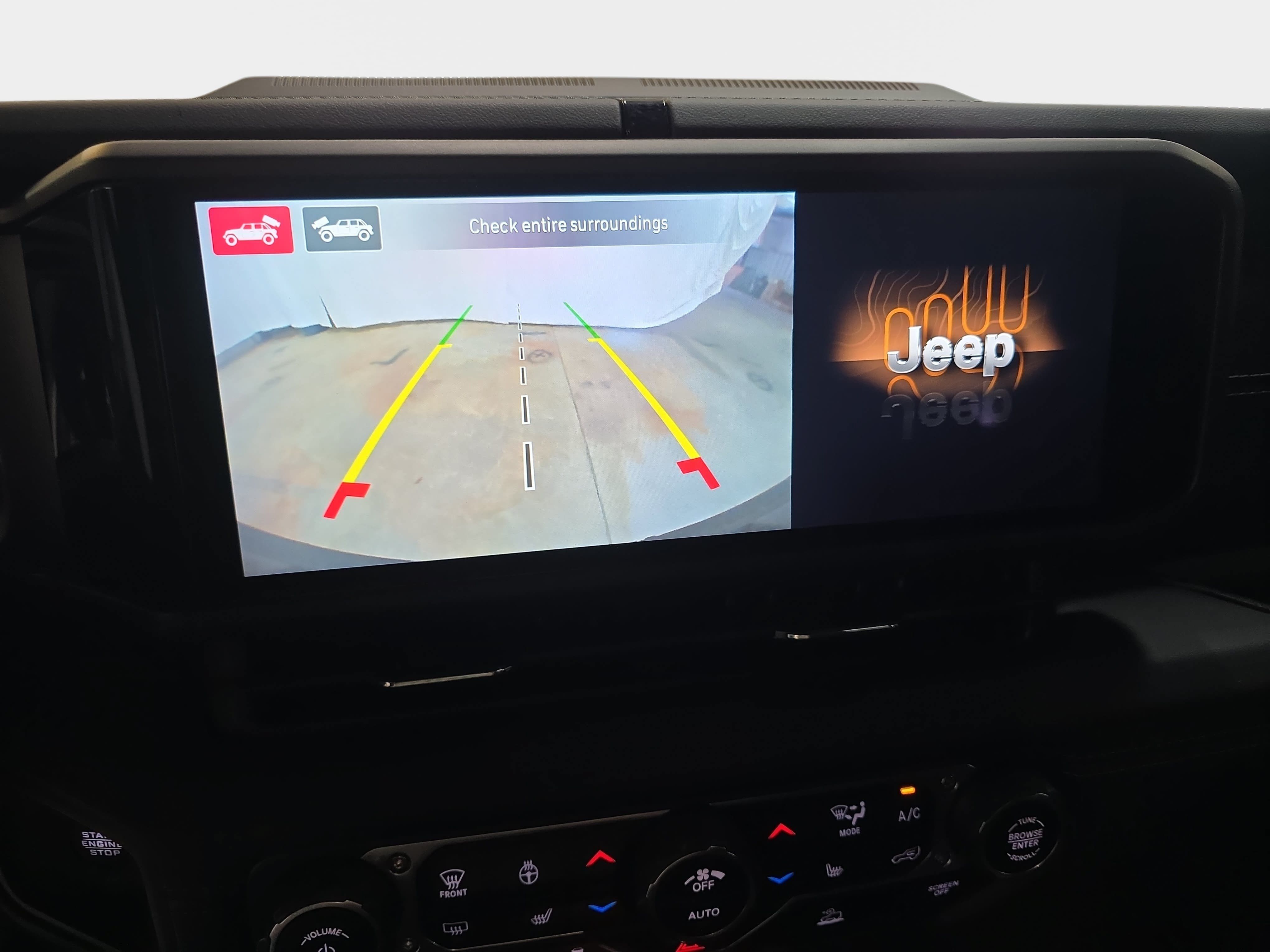Used 2024 Jeep Wrangler Unlimited Sahara w/ Technology Group AWD/4WD image 20