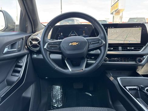 Used 2025 Chevrolet Equinox LT FWD image 35