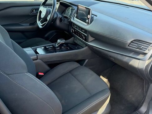 Used 2024 Nissan Rogue S FWD image 9
