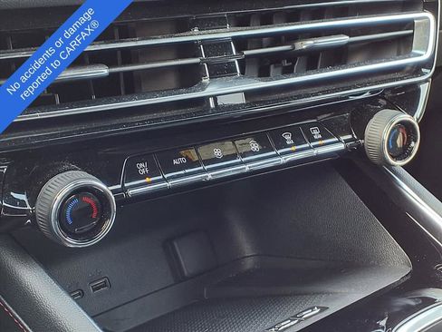 Used 2024 Chevrolet Traverse Z71 image 26