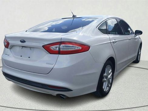 Used 2014 Ford Fusion SE w/ Equipment Group 202A image 6