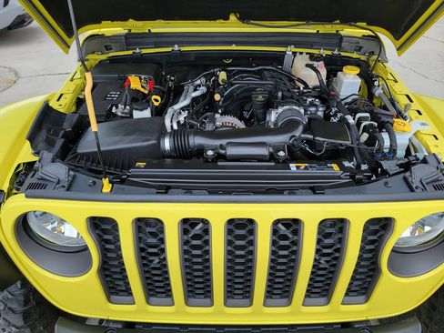 Used 2023 Jeep Gladiator Rubicon w/ Trailer Tow Package AWD/4WD image 25