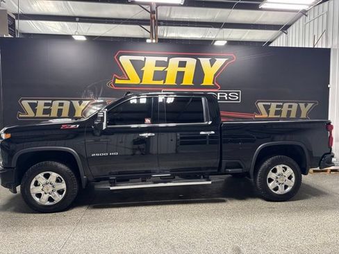Used 2022 Chevrolet Silverado 2500 LTZ w/ Z71 Chrome Sport Edition AWD/4WD image 3
