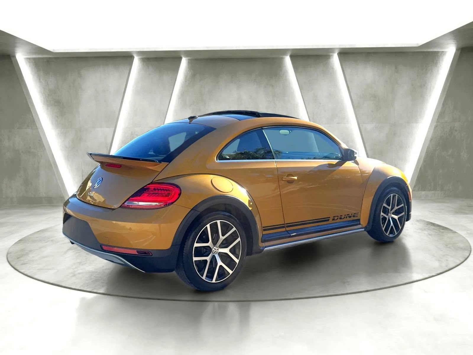 Used 2016 Volkswagen Beetle 1.8T Dune w/ Dune Technology Package FWD image 3