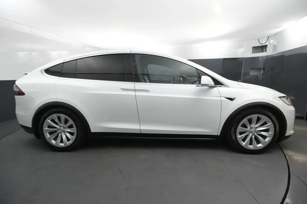 Used 2019 Tesla Model X Long Range AWD/4WD image 6