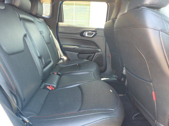 Used 2025 Jeep Compass Trailhawk AWD/4WD image 18