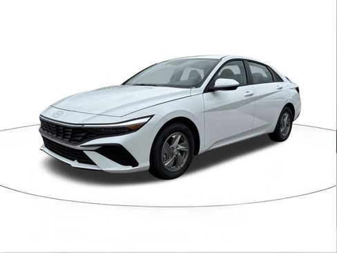 New 2026 Hyundai Elantra SE FWD image 7