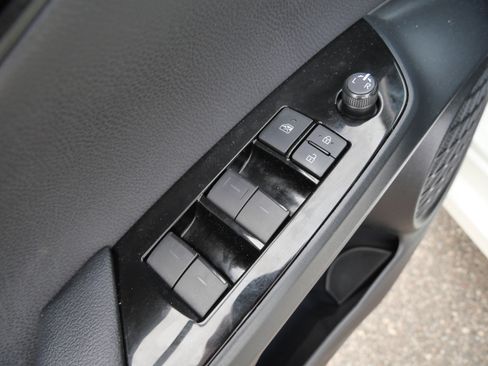 Certified 2020 Toyota Prius LE FWD image 20