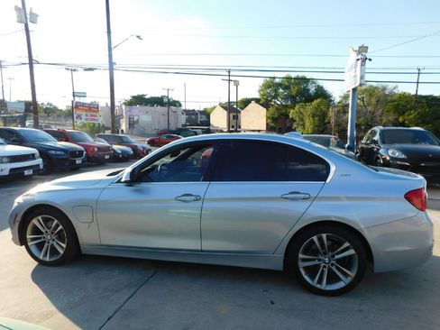 Used 2017 BMW 330e image 4