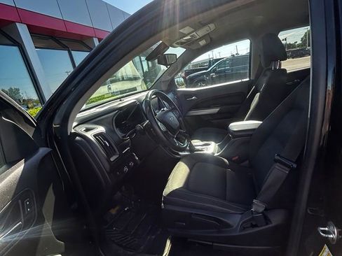 Used 2017 Chevrolet Colorado LT w/ LT Convenience Package AWD/4WD image 4