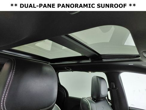 Certified 2025 Chrysler Pacifica Limited image 21