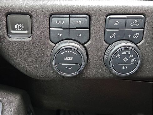 Used 2024 Chevrolet Silverado 1500 LTZ image 19