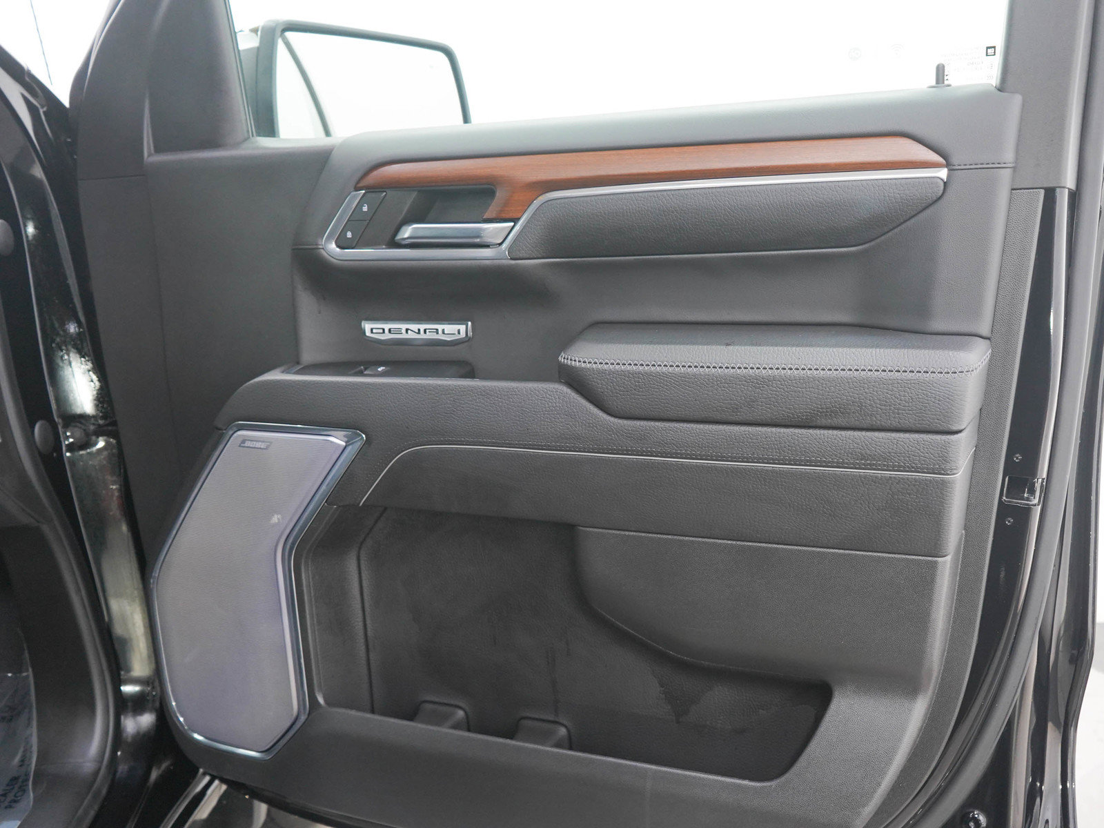 Used 2023 GMC Sierra 1500 Denali w/ Technology Package AWD/4WD image 12