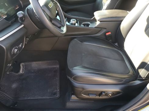 Used 2023 Jeep Grand Cherokee Altitude image 30