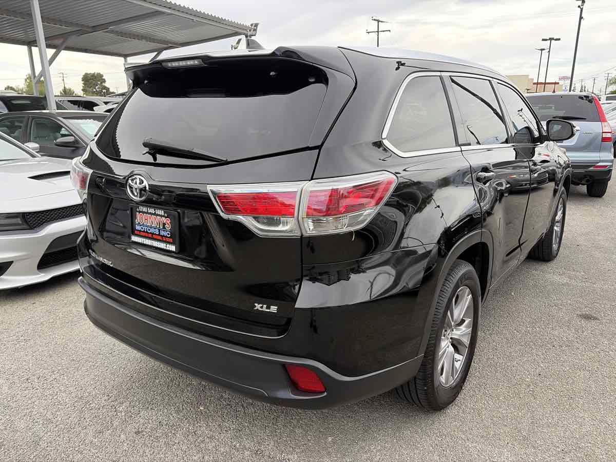 Used 2014 Toyota Highlander XLE FWD image 5