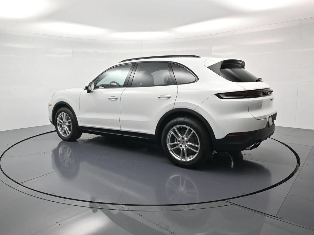 Certified 2026 Porsche Cayenne AWD/4WD image 3