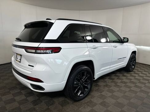 Used 2023 Jeep Grand Cherokee 30th Anniversary image 3