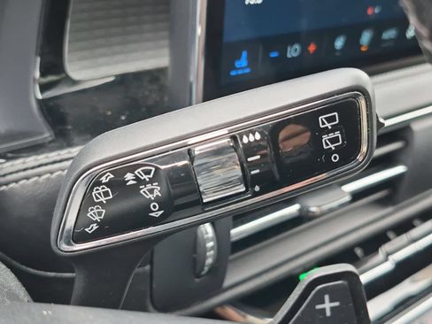 Used 2023 Lincoln Corsair AWD w/ Equipment Group 101A image 27
