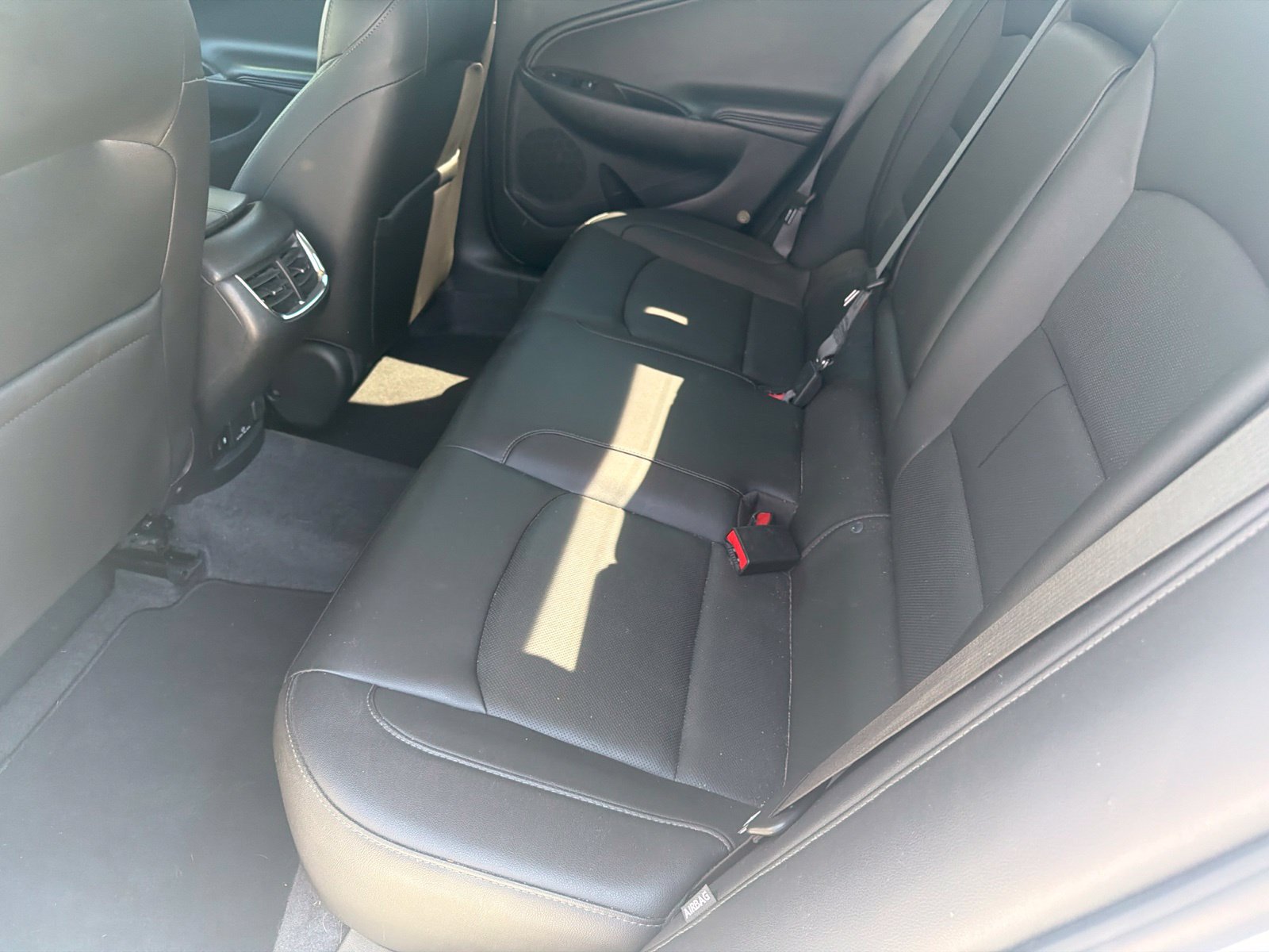 Used 2019 Chevrolet Malibu Premier w/ Sun and Wheel Package FWD image 12