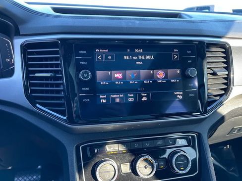 Used 2020 Volkswagen Atlas Cross Sport SEL image 25