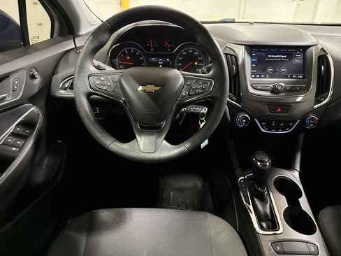 Used 2019 Chevrolet Cruze LT FWD image 11
