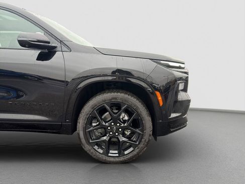 New 2026 Chevrolet Traverse RS w/ LPO, Floor Liner Package FWD image 23