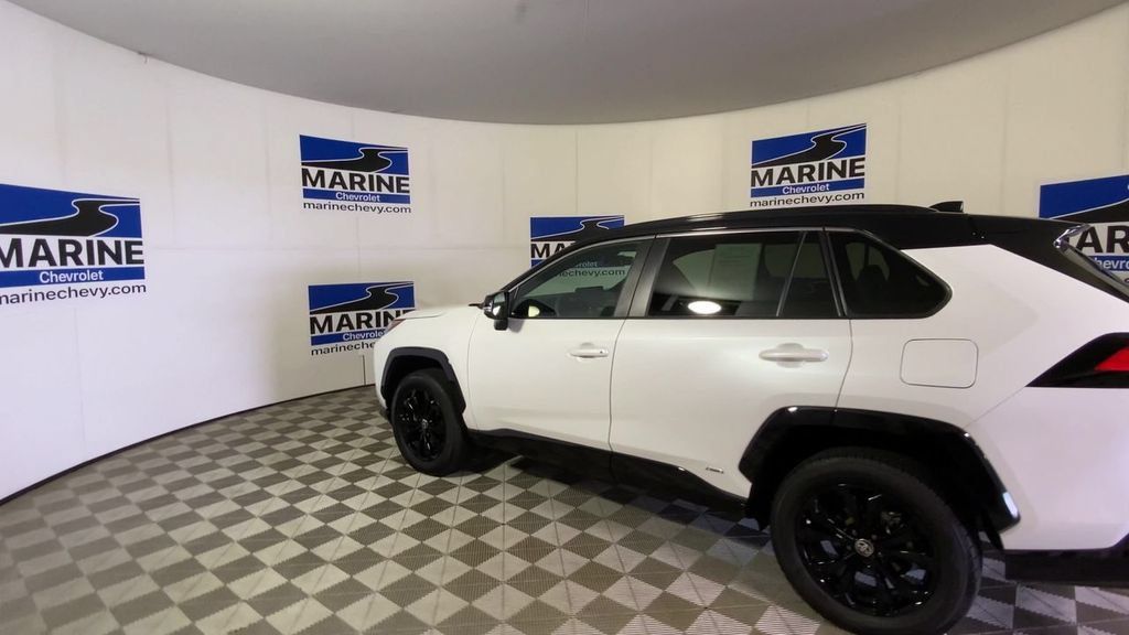 Used 2023 Toyota RAV4 XSE AWD/4WD image 8