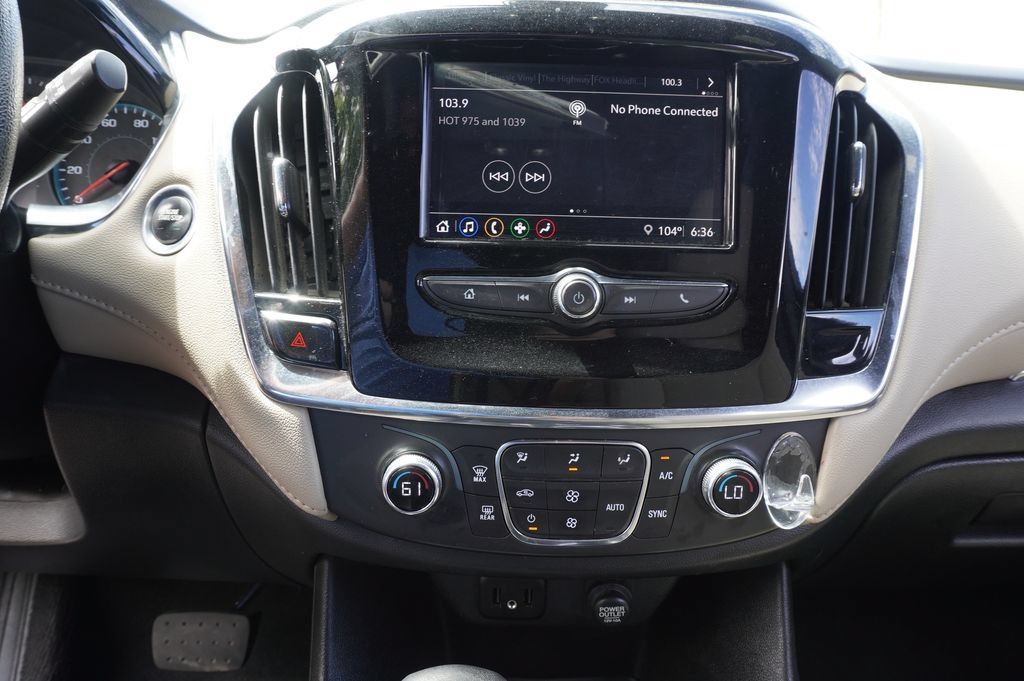 Certified 2023 Chevrolet Traverse LS FWD image 20
