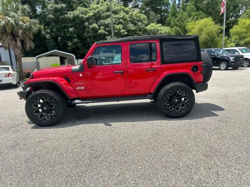 Used 2018 Jeep Wrangler Unlimited Sahara image 10