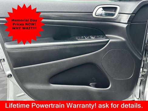 Used 2021 Jeep Grand Cherokee Laredo X AWD/4WD image 17